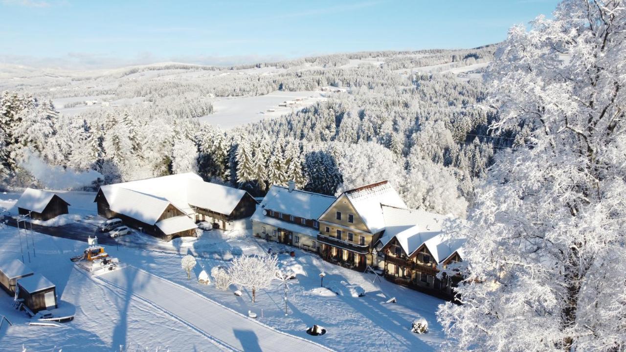Gasthof Wiesenhofer Hotel Miesenbach  Exterior foto